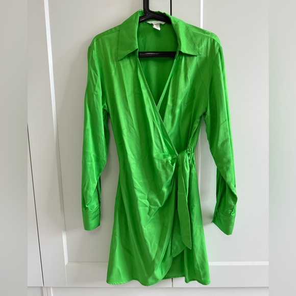 H&M green wrap around dress - Picture 4 of 6